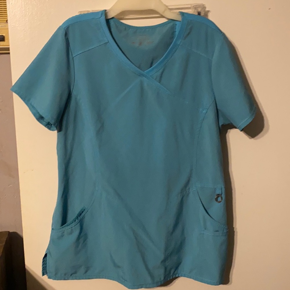 Cherokee infinity scrub tops x2, teal color, size medium